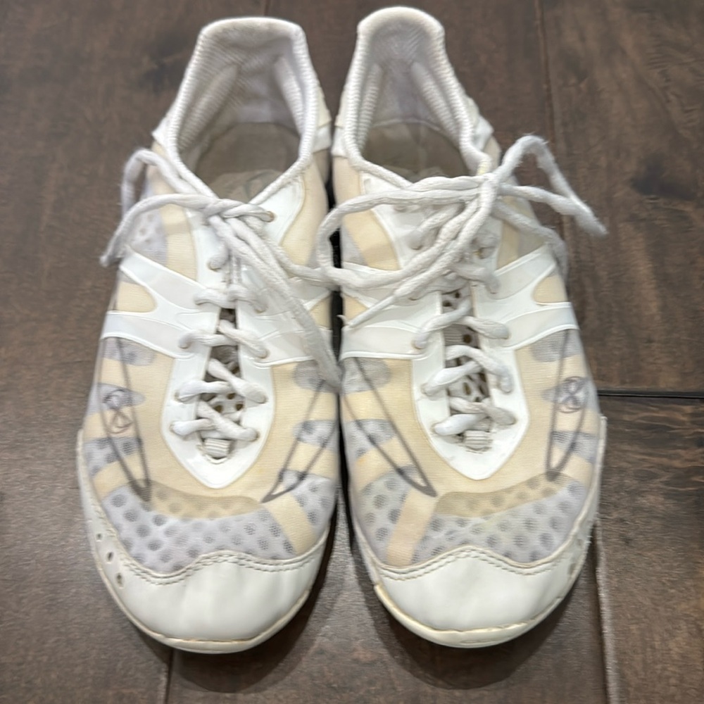 Nfinity Womens Vengeance Cheerleading Shoes Size 9 Used